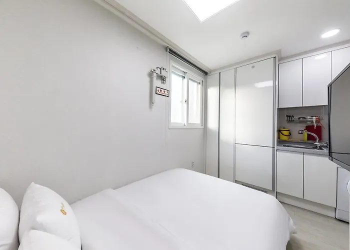 Guro Js Aparthotel *